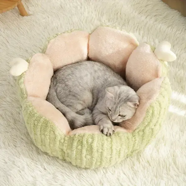 Fluffy Cat & Puppy Bed - Plush Winter Pet House & Cushion