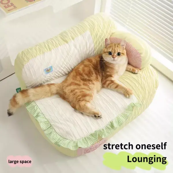 101174-9b1c50.webp All-Season Plush Cat Bed with Comfort and Security