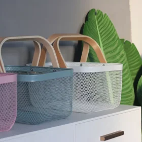102810-111b82.webp Multi-Purpose Iron Mesh Storage Basket with Wooden Handle