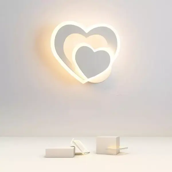 Modern Nordic LED Heart-Shaped Wall Lamp for Cozy Illumination