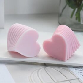 5bc6f3968ab6a77bb7940ce57ffbd1c5.jpg-full Heart-Shaped 3D Rotating Love Candle & Craft Mold