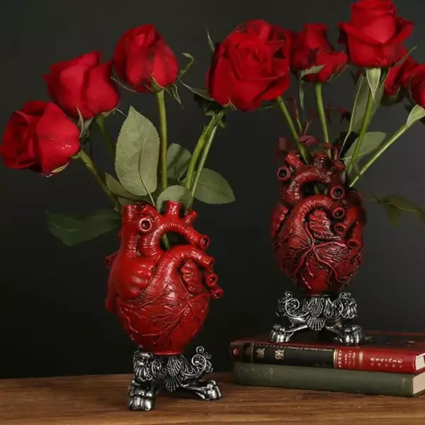 Chic Resin Heart-Shaped Vase