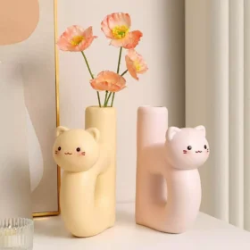 96494-bb91a5.webp Charming Cat Letter D-Shaped Resin Vase