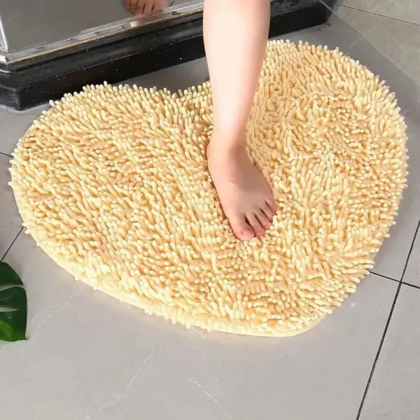 Heart-Shaped Chenille Floor Mat