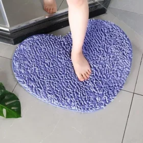 97334-37feb5.webp Heart-Shaped Chenille Floor Mat
