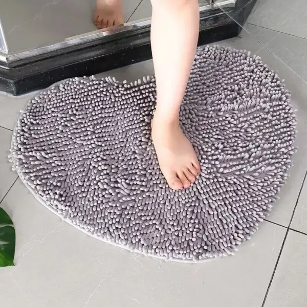 Heart-Shaped Chenille Floor Mat