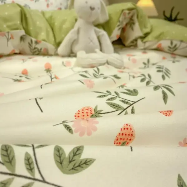 112337-3633f8.webp Charming Flower Pattern Bedding Set